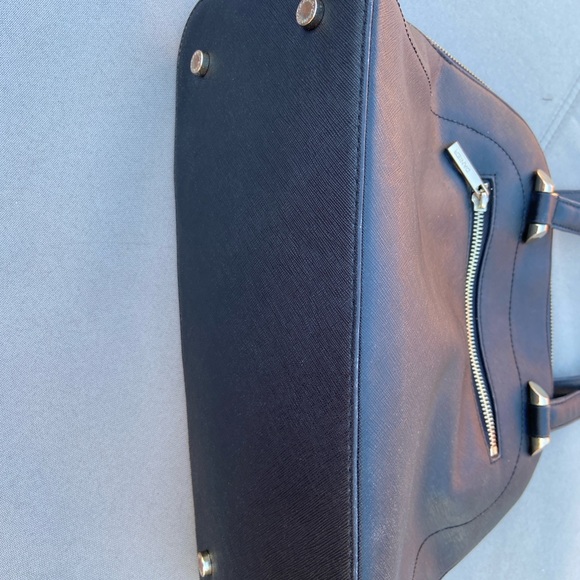 Danier black leather handbag with shiny gold colored accents - Picture 5 of 14